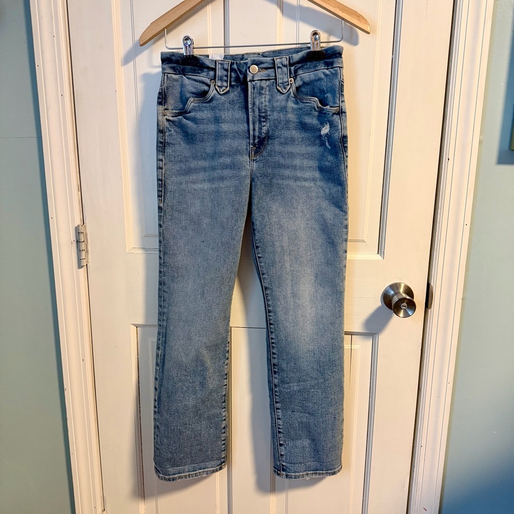 Good American Good Legs Straight Jeans with Western Details 4 27 Light Wash - Picture 2 of 11